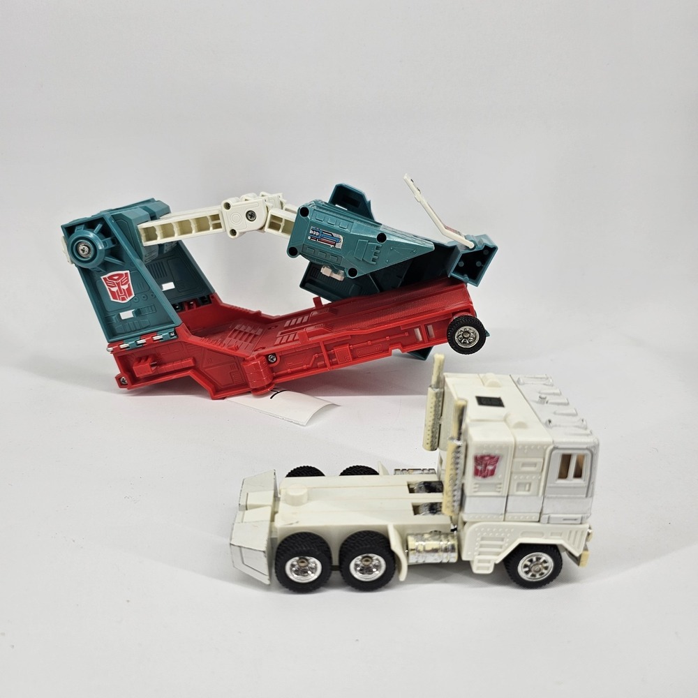 G1 TRANSFORMER VINTAGE ULTRA MAGNUS 1986 HASBRO INCOMPLETE TRANSPORT TRUCK Read
